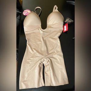 Suit Your Fancy Plunge Low-Back Mid-Thigh Bodysuit NWT